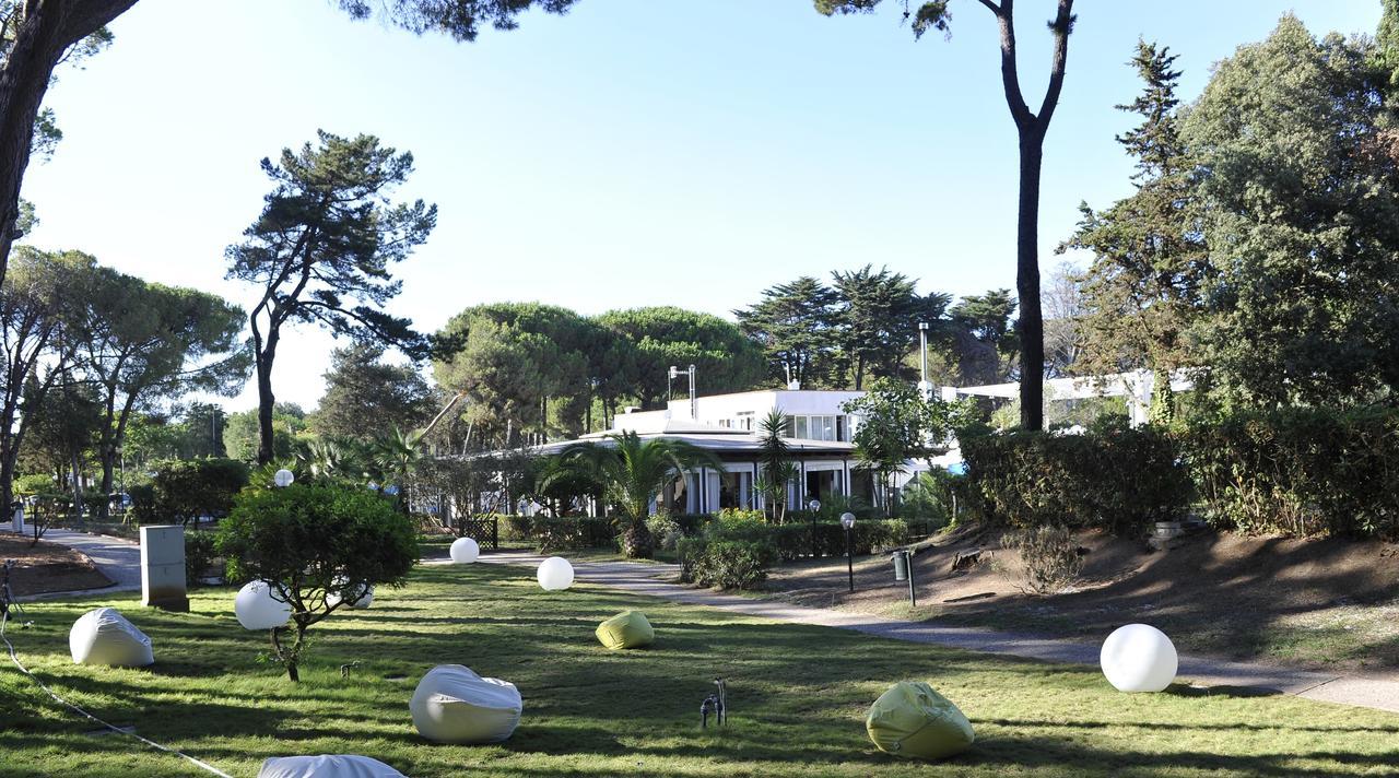 La Serra Holiday Village & Beach Resort Baia Domizia Exterior foto