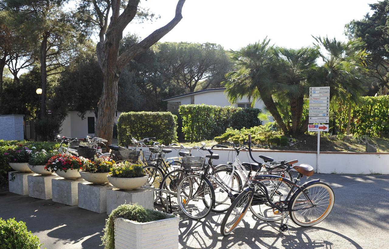 La Serra Holiday Village & Beach Resort Baia Domizia Exterior foto