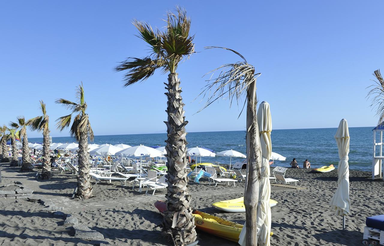 La Serra Holiday Village & Beach Resort Baia Domizia Exterior foto
